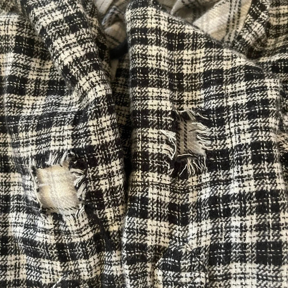 Women’s American Eagle black and white distressed plaid crop hoodie flannel Sm - Picture 4 of 5